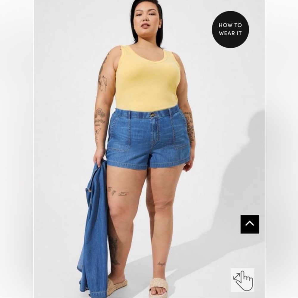 Torrid Medium Wash Denim Shorts 14 NWT elastic waistband